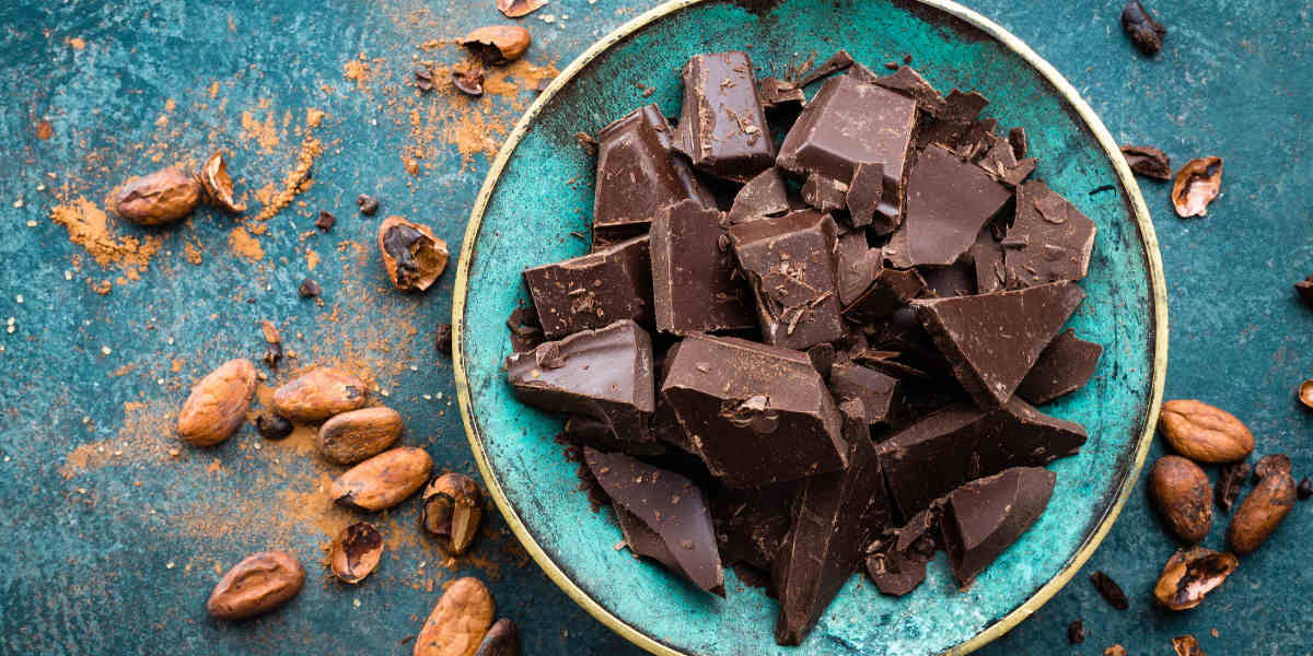 dark chocolate with high percentage of cocoa can be your favorite keto snack